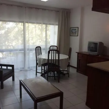 Apartamento Torre Da Rocha 201 *